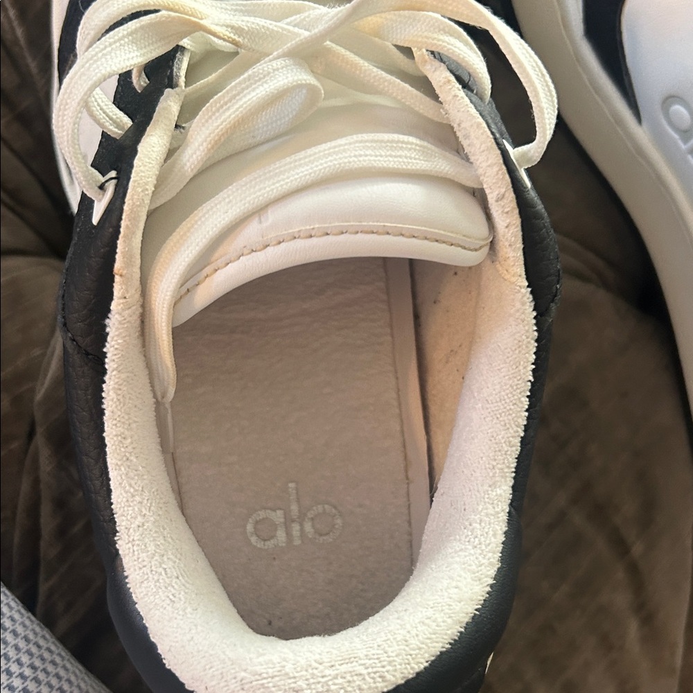ALO Yoga Mens Recovery Black and White Sneakers 8.5 - Picture 9 of 16